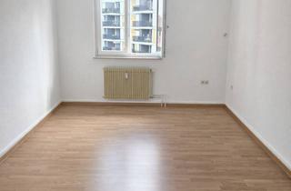 Wohnung kaufen in Ekkehardstraße 98, 78224 Singen, 2,5 Zimmer Wohnung in Singen. Hell, zentral, mit Garage