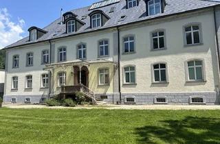 Wohnung kaufen in 79650 Schopfheim, Stilvolle 5-Zimmer-Wohnung in historischer Villa mit Denkmalschutz auf großem Erbpachtgrundstück