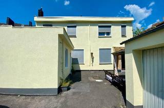 Wohnung kaufen in 44145 Dortmund, Dortmund - Freistehendes Hinterhaus mit 2 Wohnungen 148 m² | Garage, Terasse