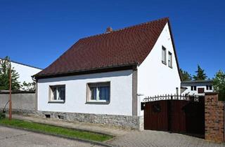 Einfamilienhaus kaufen in 06406 Bernburg, Bernburg (Saale) - Freistehendes Einfamilienhaus mit großem Anbau, Garage, Garten
