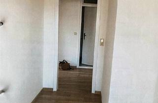 Wohnung kaufen in 37603 Holzminden, Holzminden - 2,5 -Zimmer-Wohnung mit Ausbaupotenzial zu verkaufen-45m