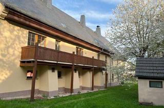 Wohnung kaufen in Glauchauer Straße 21, 08373 Remse, Sanierung 4-Zimmer-Wohnung im Bauernhaus in Remse-Kertzsch