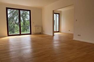 Wohnung kaufen in 19061 Ostorf, Schlossgartenviertel – Wohnen in bester Lage! schicke 4-Zimmerwohnung mit Balkon und TG-Stellplatz