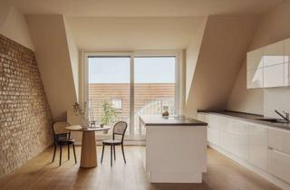 Wohnung kaufen in Driesener Strasse, 10439 Prenzlauer Berg, Lichtdurchflutete Dachwohnung mit zwei Terrassen, Kamin und Blick über die Dächer Berlins