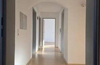 Wohnung kaufen in 79346 Endingen, Charmante 4-Zimmerwohnung mit Gartenanteil am Kaiserstuhl