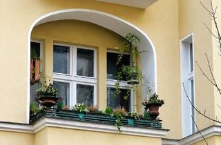 Wohnung kaufen in 12157 Schöneberg, Top-Lage in Schöneberg - vermietete Altbau-WHG mit Balkon