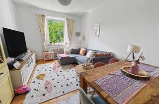 Wohnung kaufen in 44789 Bochum, 2,5-Zimmer-Altbauwohnung mit Balkon in Bochum