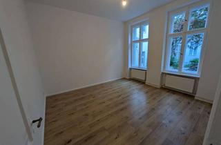 Wohnung mieten in Tempelhofer Damm 220, 12099 Tempelhof, 2-Zimmer Altbauwohnung nahe Tempelhofer Hafen-Einkaufszentrum zu vermieten!