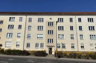 Wohnung mieten in Leipziger Straße 10, 15232 Frankfurt, 3-Raum-Wohnung, Küche und Bad mit Fenster