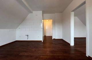 Wohnung mieten in Rolandstr. 12, 45476 Styrum, Gemütliche Dachgeschosswohnung in Mülheim