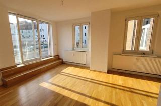 Wohnung mieten in Bahnhofstraße 14, 99084 Altstadt, 4-Raumwohnung mit Dachterrasse und Einbauküche