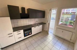 Wohnung mieten in Lindenstr. 117, 75175 Oststadt, 2-Zimmer-Wohnung mit neuer Einbauküche und Loggia