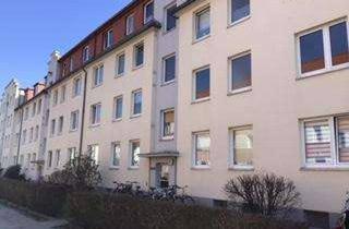 Wohnung mieten in Pommersche Str. 15 (13-17), 23558 St. Lorenz Süd, Da kommt man gern Heim. Kleine 3-Zimmer-Dachgeschosswohnung zu sofort!
