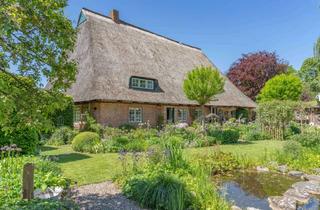 Bauernhaus kaufen in 23738 Beschendorf, Kernsaniertes reetgedecktes Bauernhaus im Traumgarten