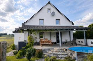 Einfamilienhaus kaufen in 84079 Bruckberg, Umfangreich saniertes Einfamilienhaus in Alleinlage bei Gündlkofen