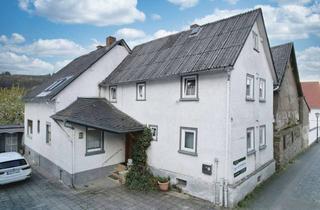 Haus kaufen in 35614 Aßlar, Zwei Wohneinheiten ein Zuhause in zentraler Lage - provisionsfrei