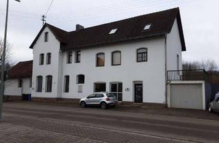 Haus kaufen in 66839 Schmelz, Kapitalanleger aufgepasst!!Top-gepflegte Immobilie mit 4-5 Wohneinheiten und 1 Gewerbeeinheit in Sc