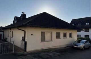 Bauernhaus kaufen in 61169 Friedberg, Gepflegter Bungalow mit 3 Garagen und Scheune OT Bauernheim