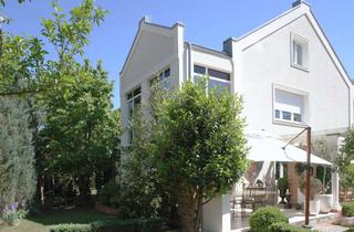 Einfamilienhaus kaufen in 93051 Kumpfmühl-Ziegetsdorf-Neuprüll, Stilvolles Einfamilienhaus mit fantastischer Gartenanlage inkl. Garage und Carport