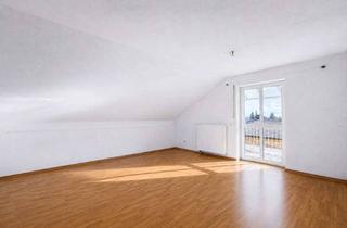 Wohnung kaufen in 84453 Mühldorf, Wohnen mit Lebensqualität – Charmante DG-Wohnung mit zwei Sonnenbalkonen in zentraler Lage