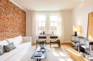 Wohnung kaufen in 81677 Bogenhausen, Bezugsbereite, lichterfüllte 4-Zimmer-Altbauwohnung mit Wohnküche und Balkonen