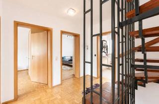 Doppelhaushälfte kaufen in 34246 Vellmar, Attraktive Doppelhaushälfte mit Terrasse, Garage und modernisiertem Dachgeschoss.