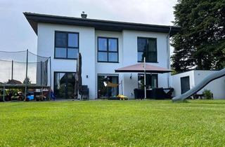 Villa kaufen in 33775 Versmold, Lichtdurchflutete Stadtvilla in Versmold – ruhig wohnen, stadtnah leben, Natur genießen