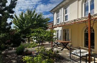 Haus kaufen in 86391 Stadtbergen, Repräsentatives Stadthaus an Privatweg