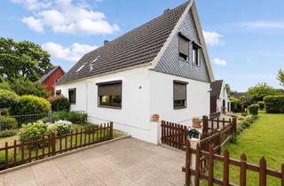 Doppelhaushälfte kaufen in 25524 Itzehoe, Modernisierungsbedürftige Doppelhaushälfte auf ca. 800 m² Grundstück