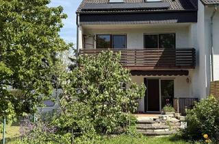 Haus kaufen in 63303 Dreieich, Effizientes Wohnen - Modernisiertes RMH mit 2x Luft-WP in Dreieich-Sprendlingen