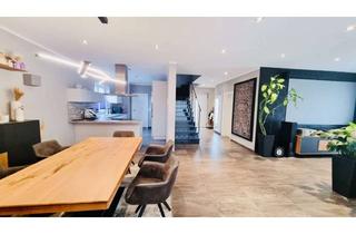 Villa kaufen in 33647 Brackwede, Exklusive Stadtvilla mit Außenpool, Heimkino und großem Grundstück in Bielefeld