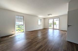 Wohnung mieten in 08459 Neukirchen, Großzügige, helle, barrierearme 3-R-Wohnung mit Balkon, Aufzug und betreutes Wohnen möglich