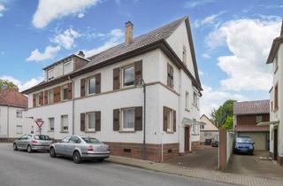 Haus kaufen in 75196 Remchingen, Charmantes Zweifamilienhaus mit Schopf, Hof und Freisitz in zentraler Lage