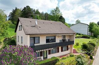 Einfamilienhaus kaufen in 72280 Dornstetten, Familienglück. 7 Zimmer auf 133 qm.Einliegerwohnung. Tolle Gartenoase. Zwei Garagen. TOP-Preis.