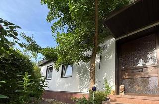 Haus kaufen in 97084 Würzburg, Würzburg - Freistehender Winkel-Bungalow. Ruhiger Wohnlage in Würzburg