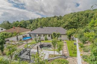 Einfamilienhaus kaufen in 65207 Wiesbaden, Wiesbaden / Auringen - Freistehendes, kernsaniertes Einfamilienhaus mit Einliegerwohnung, Garten und Garage im Grünen