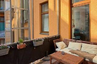 Wohnung kaufen in 10243 Berlin, Berlin - Großzügige Altbauwohnung mit sonniger Terrasse im Herzen von Friedrichshain