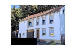 Haus kaufen in 66687 Wadern, Wadern - Sanierungsbedürftiges Haus mit großem Grundstück