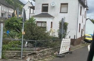 Haus kaufen in 56841 Traben-Trarbach, Traben-Trarbach - renovierungsbedürftiges Wohnhaus in Kövenig zu verkaufen
