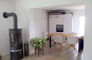 Wohnung kaufen in 63834 Sulzbach, EINZIEHEN & WOHLFÜHLEN - Schön geschnittene 3-Zi.-Whg. m. exkl. EBK, 2 Balkonen u. Gartenanteil