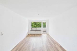 Wohnung kaufen in 31303 Burgdorf, Gepflegte 2-Zimmer-Wohnung mit Balkon und Blick ins Grüne in Burgdorf