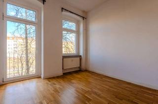 Wohnung kaufen in Silbersteinstraße 114, 12051 Neukölln, Sanierte Altbauwohnung mit freiem Blick nahe dem Tempelhofer Feld.