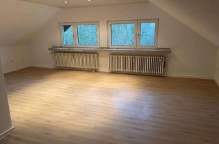 Wohnung mieten in Vennstraße 136, 40627 Unterbach, Schöne 2,5-ZKB-Dachgeschosswhg mit Einbauküche & Gartenmitbenutzung – 5 Gehmin. Unterbacher See