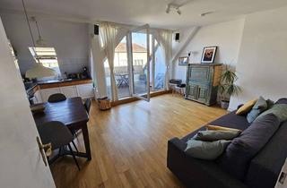 Wohnung mieten in 10587 Charlottenburg, Dachgeschosswohnung mit zwei Zimmern und Balkon in Charlottenburg an der Spree