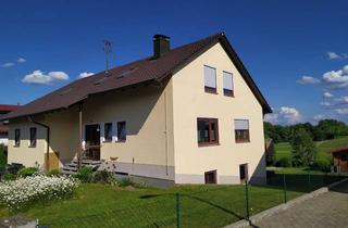 Einfamilienhaus kaufen in In Der Steige 12, 89349 Burtenbach, Einfamilienhaus mit Einliegerwohnung mit Garten und Garage in ruhiger Lage – Kemnat. Provisionsfrei.