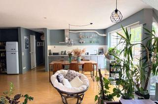 Wohnung mieten in 60598 Sachsenhausen, Möblierte 2-Zi.-DG-Wohnung mit Dachterrasse, Kamin & TG-Stellplatz in Sachsenhausen-Süd