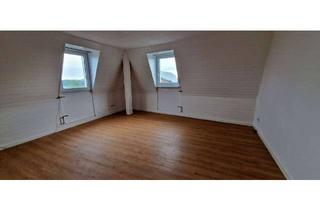 Wohnung mieten in Kölner Straße 58, 42929 Wermelskirchen, Renovierte 4-Zimmerwohnung im Mansardengeschoss mit Küche und Kellerraum