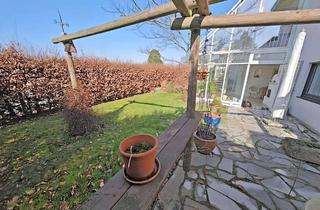 Haus kaufen in 69126 Boxberg, Ein Wohntraum aus Licht und Glas, freiwerdend - 1FH mit ELW, sonnigem Grundstück Wintergarten und T