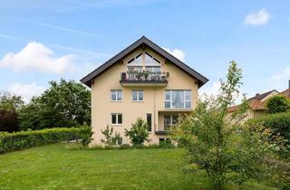 Mehrfamilienhaus kaufen in 61267 Neu-Anspach, Neu-Anspach - Smarte & seltene Investmentchance: Hochwertiges Mehrfamilienhaus mit Feldblick & Cashflow