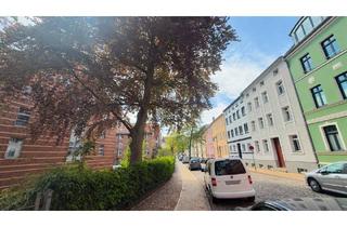 Wohnung mieten in 19053 Schwerin, Schwerin - Innenstadtlage für Praktiker: helle 2-Zimmer-Dachgeschosswohnung mit Einbauküche, Duschbad, Keller